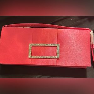 Pink evening bag with silver buckle